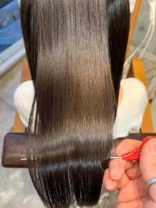 西葛西にある美容室「トゥーヘア（too hair ）」のヘアスタイル「愛されストレート」